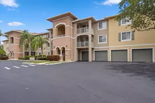 6475 Emerald Dunes Dr, West Palm Beach, FL 33411 - Photo 2