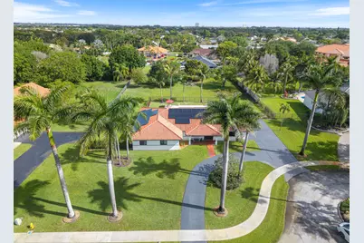 13821 Alexandria Court, Davie, FL 33325 - Photo 4