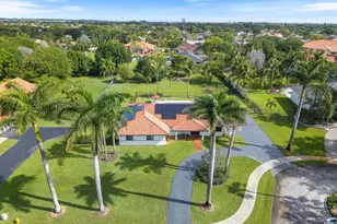 13821 Alexandria Ct, Davie, FL 33325 - Photo 4