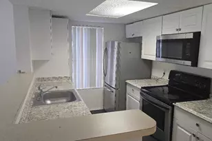 3194 Coral Lake Ln, Coral Springs, FL 33065 - Photo 4