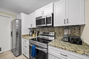 12196 Sag Harbor Ct, Wellington, FL 33414 - Photo 4