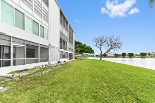 1034 Rexford B, Boca Raton, FL 33434 - Photo 22