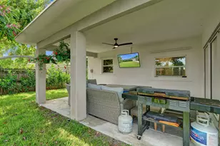 246 NE 30th St, Boca Raton, FL 33431 - Photo 32