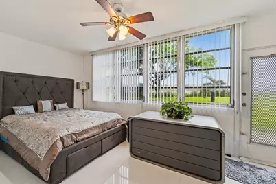 126 Southampton B, West Palm Beach, FL 33417 - Photo 8