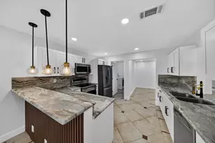 6194 Laurel Ln, Tamarac, FL 33319 - Photo 2