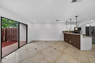 6194 Laurel Ln, Tamarac, FL 33319 - Photo 10