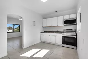 130 SW 31st Ct, Miami, FL 33135 - Photo 6