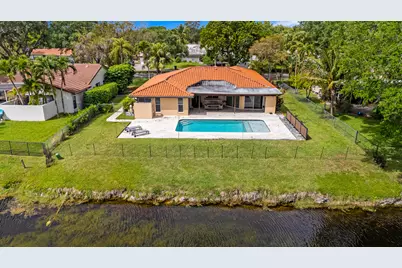 10027 Ramblewood Drive, Coral Springs, FL 33071 - Photo 22