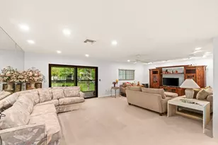46 Stratford Ln W, Boynton Beach, FL 33436 - Photo 4