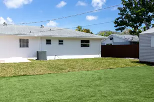 3360 Sapphire Rd, Lake Worth, FL 33462 - Photo 24