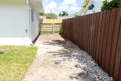 3360 Sapphire Road, Lake Worth, FL 33462 - Photo 16