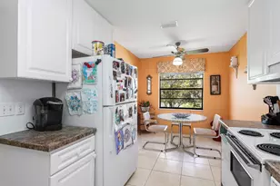 29 Stratford Ln W, Boynton Beach, FL 33436 - Photo 14