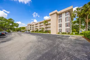 3151 S Palm Aire Dr, Pompano Beach, FL 33069 - Photo 2