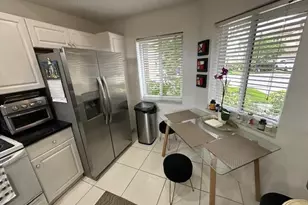 1113 SW 158th Ave, Pembroke Pines, FL 33027 - Photo 8