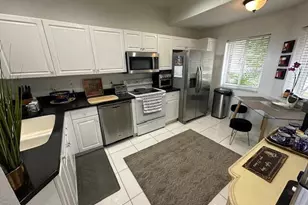 1113 SW 158th Ave, Pembroke Pines, FL 33027 - Photo 10