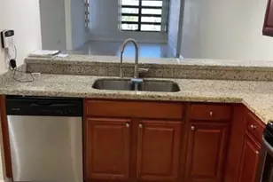 3526 Whitehall Dr, West Palm Beach, FL 33401 - Photo 6