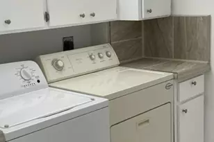 3526 Whitehall Dr, West Palm Beach, FL 33401 - Photo 8