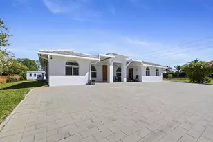 13621 SW 16th St, Davie, FL 33325 - Photo 4