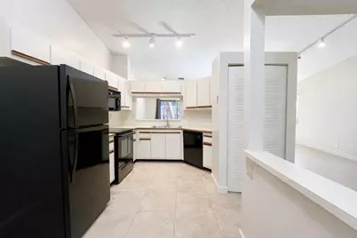 1948 Discovery Circle E #1948, Deerfield Beach, FL 33442 - Photo 12