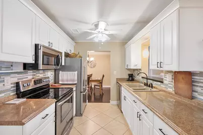 1810 SW 18th Street, Boynton Beach, FL 33426 - Photo 12