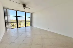 1000 Parkview Dr, Hallandale Beach, FL 33009 - Photo 6