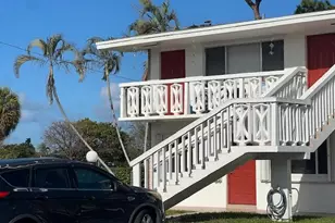 2020 Lake Osborne Dr, Lake Worth Beach, FL 33461 - Photo 2