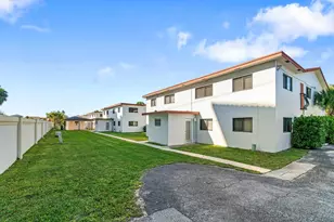 200 SW 7th St, Boca Raton, FL 33432 - Photo 24