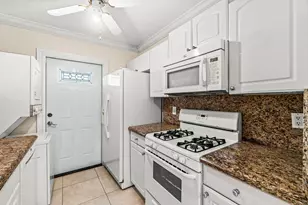 200 SW 7th St, Boca Raton, FL 33432 - Photo 6
