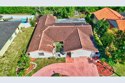 7011 San Sebastian Circle, Boca Raton, FL 33433 - Photo 2