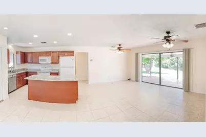 441 SE Glenwood Drive, Port Saint Lucie, FL 34984 - Photo 4