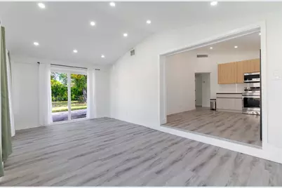 113 SE 8th Avenue, Boynton Beach, FL 33435 - Photo 4