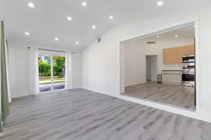 113 SE 8th Ave, Boynton Beach, FL 33435 - Photo 4