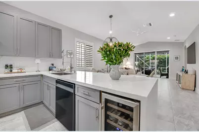 8203 Bellafiore Way, Boynton Beach, FL 33472 - Photo 10