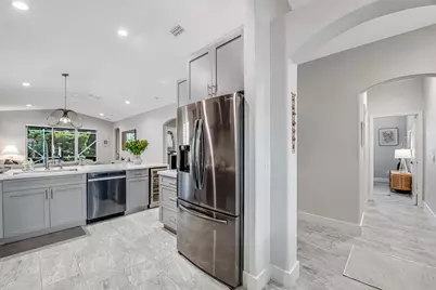 8203 Bellafiore Way, Boynton Beach, FL 33472 - Photo 14