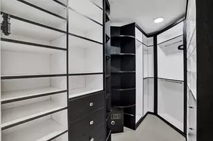 17301 Biscayne Blvd, North Miami Beach, FL 33160 - Photo 28