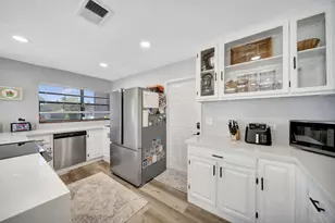 831 NW 39th St, Oakland Park, FL 33309 - Photo 12