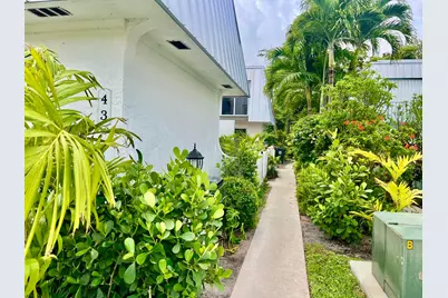 106 Linda Lane #4, Palm Beach Shores, FL 33404 - Photo 8