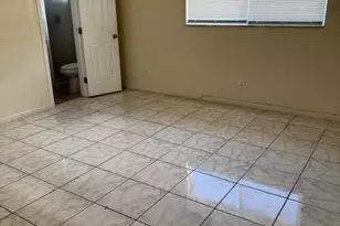 2339 NW 28th St, Oakland Park, FL 33311 - Photo 6