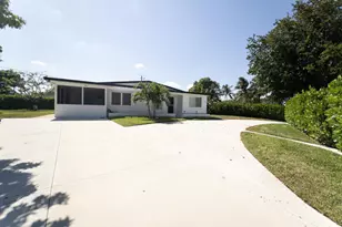 887 W Perry St, Lantana, FL 33462 - Photo 2