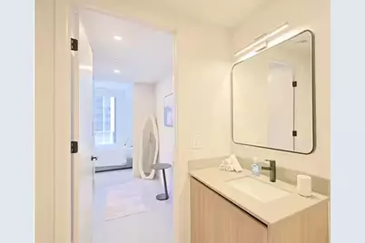 121 NE 5th Street #1506, Miami, FL 33132 - Photo 6