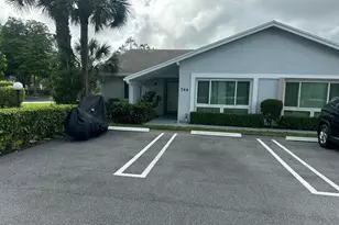 744 Lago Rd, Delray Beach, FL 33445 - Photo 2