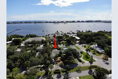 922 S Palmway, Lake Worth, FL 33460 - Photo 2
