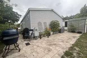 135 Parkside Ct, Coconut Creek, FL 33073 - Photo 22