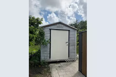 135 Parkside Court, Coconut Creek, FL 33073 - Photo 24