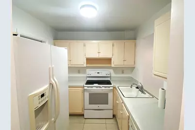 500 SE 2nd Avenue #22, Deerfield Beach, FL 33441 - Photo 2