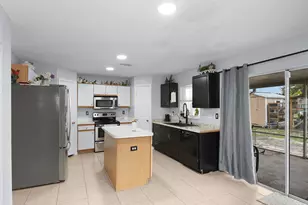 2141 SE Wald St, Port Saint Lucie, FL 34984 - Photo 4