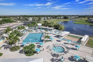 877 Flanders S, Delray Beach, FL 33484 - Photo 4