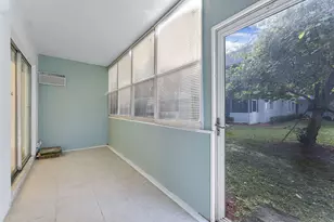 877 Flanders S, Delray Beach, FL 33484 - Photo 2