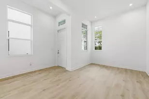 140 SE Via Tirso, Port Saint Lucie, FL 34952 - Photo 4