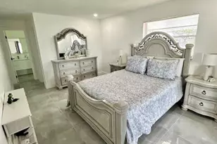 811 SW 18th Ct, Boynton Beach, FL 33426 - Photo 8